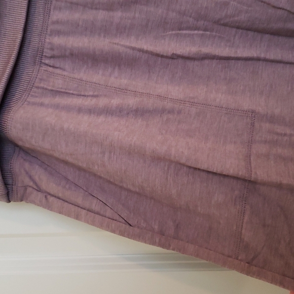 GapFit Brushed Tech Jersey Joggers in Dusty Mauve - Size XL - Picture 4 of 9